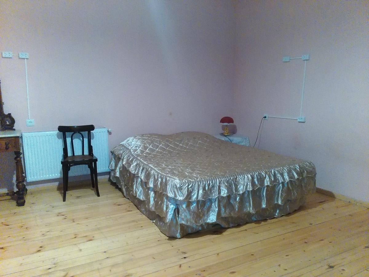 Hostel Nino Tbilisi ภายนอก รูปภาพ