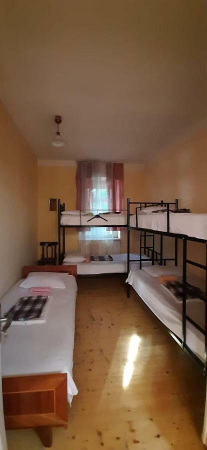 Hostel Nino Tbilisi ภายนอก รูปภาพ
